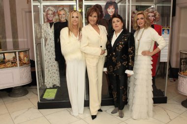 LOS ANGELES - JAN 18:  Joan Van Ark, Michele Lee, Donelle Dadigan, Donna Mills at the 40th Anniversary of 