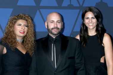 LOS ANGELES - OCT 27: Brenda Gilbert, Aaron L. Gilbert, Ashley Levinson 27 Ekim 2019 'da Dolby Tiyatrosu' ndaki Vali Ödülleri 'nde