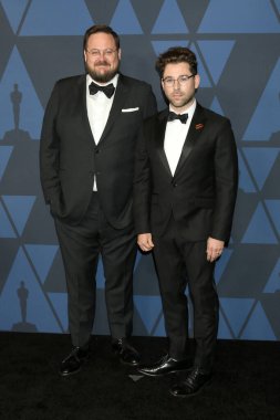 Noah Harpster, Micah Fitzerman-Blue, 27 Ekim 2019 'da Dolby Tiyatrosu' ndaki Vali Ödülleri 'nde.