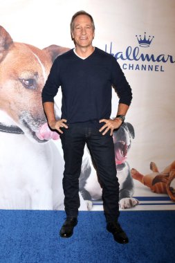 LOS ANGELES - 13 Ocak 2019 'da Pomona, CA' da düzenlenen 2019 Amerikan Kurtarma Köpeği Şovunda Mike Rowe