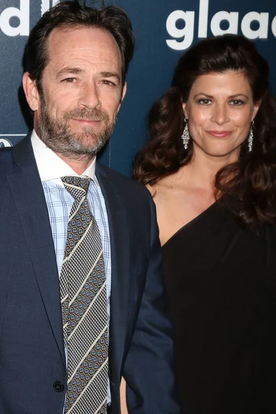 Los Angeles Apr Luke Perry Wendy Madison Bauer Guest 28Th — Stock Photo, Image