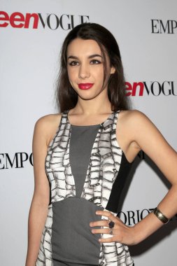 LOS ANGELES - 12 Eylül 2012 'de Beverly Hills, CA' deki Genç Vogue 'un Yıllık Genç Hollywood Partisinde Hannah Marks