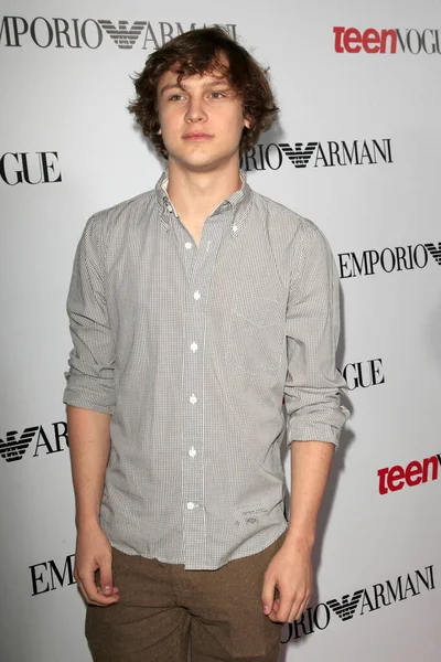 Los Angeles Sep Logan Miller Jaarlijkse Young Hollywood Party Van — Stockfoto