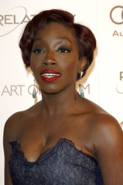 LOS ANGELES - 14 Ocak 2012 'de Los Angeles, CA' da bulunan Union Station 'daki 2012 Elysium Cennet Galası' nda Estelle