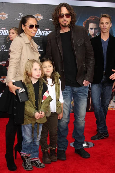 Los Angeles Kwietnia Chris Cornell Rodzina Premierze Avengersów Capitan Theater — Zdjęcie stockowe