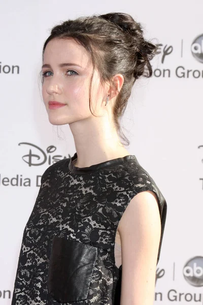 Los Angeles Mai Julia Goldani Telles Bei Den Disney Media — Stockfoto