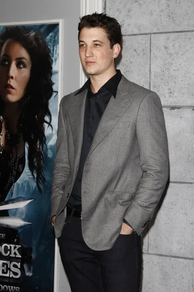 Los Angeles Dec Miles Teller Sherlock Holmes Game Shadows Premiär — Stockfoto