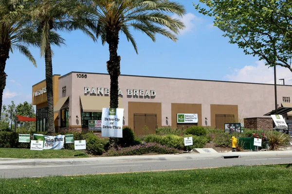 Los Angeles Apr Panera Bread Drive Thru Businesses Reacting Covid — Stock Photo, Image
