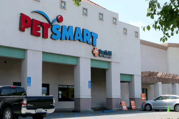 Los Angeles Apr Petsmart Store Shoppers Businesses Reacting Covid Hospitality — Stock Photo, Image