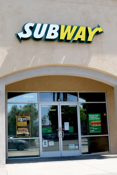 Los Angeles Apr Subway Resturant Businesses Reacting Covid Hospitality Lane — Stock Photo, Image