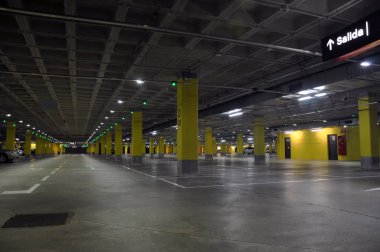 Otopark çok