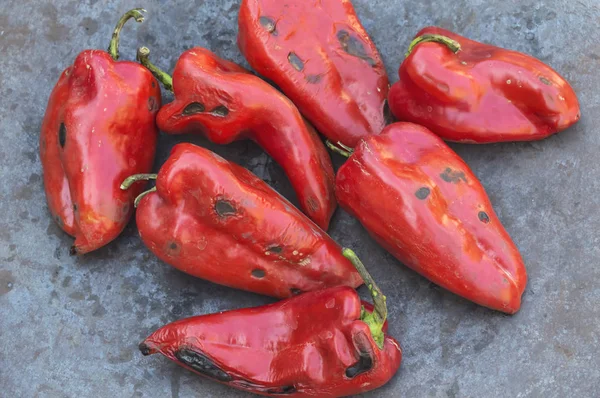 Roasted red peppers on the barbecue — Stock Photo, Image