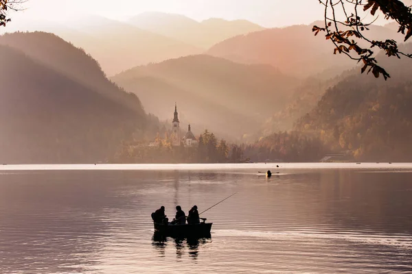 Światła Popołudniowe Bled Lake Słowenia Europa Kościół Marcina Tle — Zdjęcie stockowe