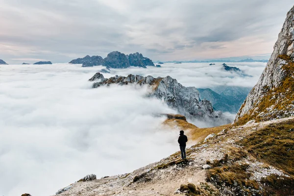 Persona Piedi Godersi Vista — Foto Stock