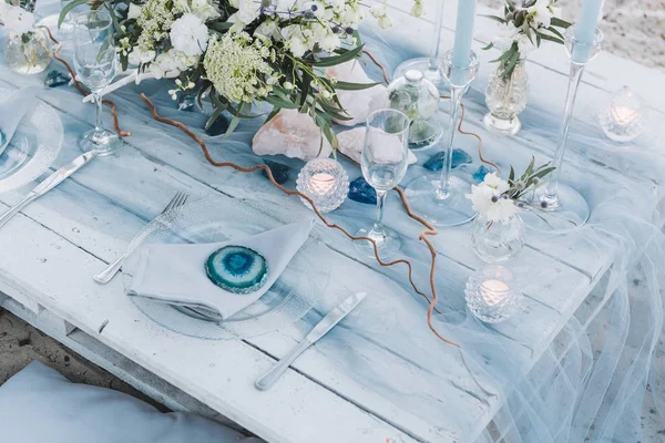 Κομψό Τραπέζι Εγκατάστασης Μπλε Παστέλ Αποχρώσεις Για Μια Γάμος Στην — Φωτογραφία Αρχείου
