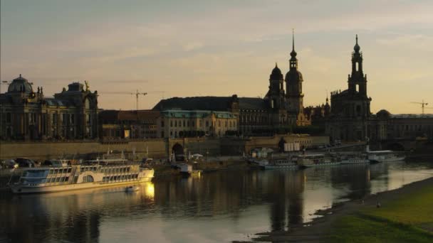 Verlichte Skyline Van Dresden Avond Licht Met Frauenkirche Hofkirche Excursie — Stockvideo