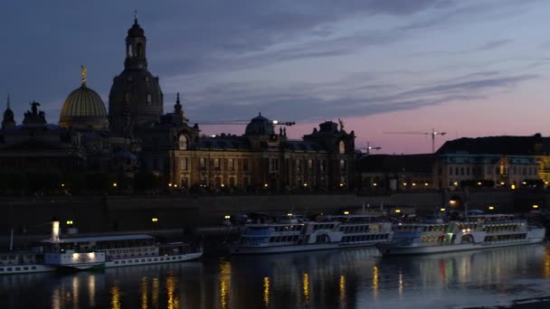 Verlichte Skyline Van Dresden Avond Licht Met Frauenkirche Hofkirche Excursie — Stockvideo