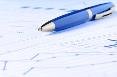 İş analizleri, grafikler ve çizelgeler. Kağıt üzerinde şematik bir çizim. Müdürün işyeri