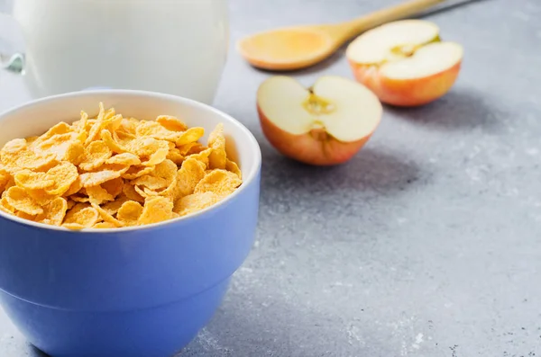 Corn Flakes Blue Cup Apple Slices Useful Breakfast Morning Copy — Stock Photo, Image