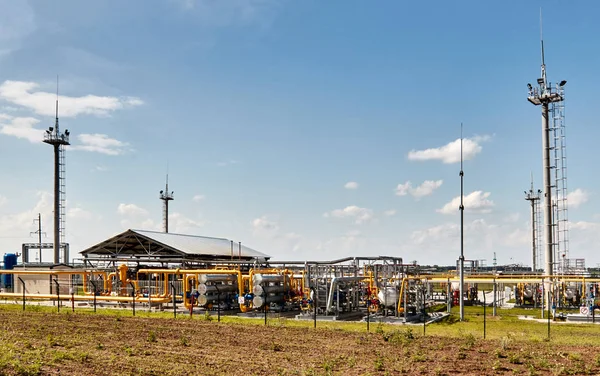 Indústria do gás. Fábrica de produção e processamento de gás. Pipeline, com — Fotografia de Stock