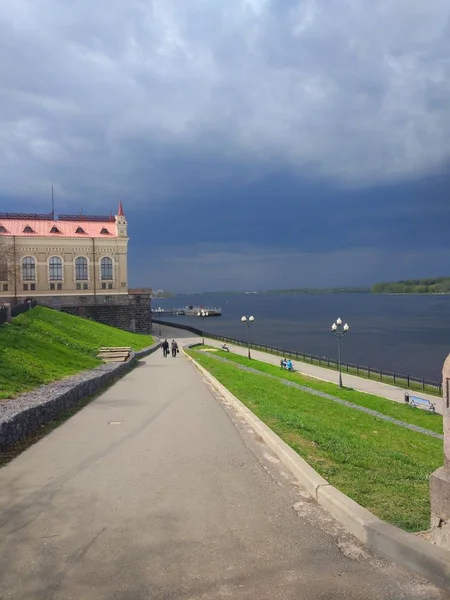 Nuages Tempête Printanière Sur Rivière — Photo