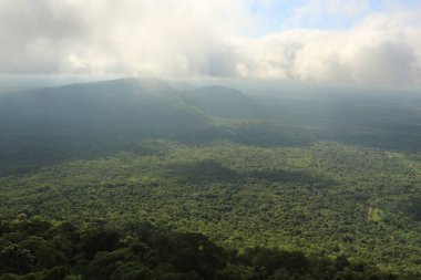 Tayland cliff üzerinde sis