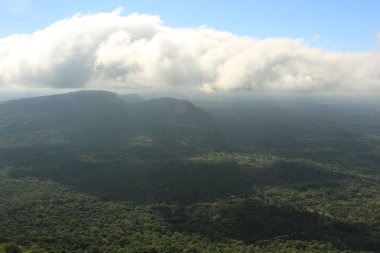 Tayland cliff üzerinde sis