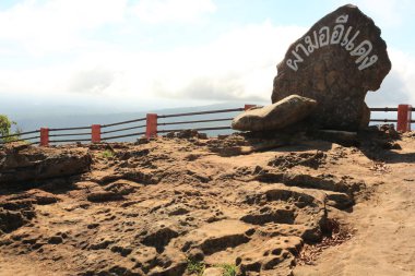 Tayland cliff üzerinde sis