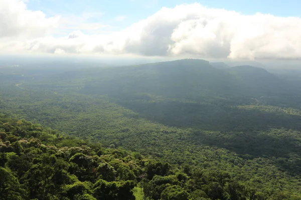 Tayland cliff üzerinde sis