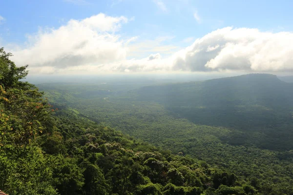 Brume sur la falaise en Thaïlande — Photo