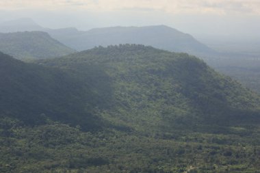 Tayland cliff üzerinde sis