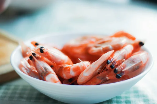 Shrimps Bowl Table Full Plate Shrimp Blurred Background — Stock Photo, Image