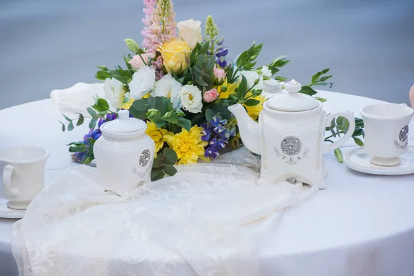 Vacker Bröllopsbukett Med Blommor Och Vita Pioner — Stockfoto