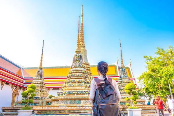 Asian Women Backpack Tourist Relax Travel Holiday Wat Pho Bangkok — Stock Photo, Image