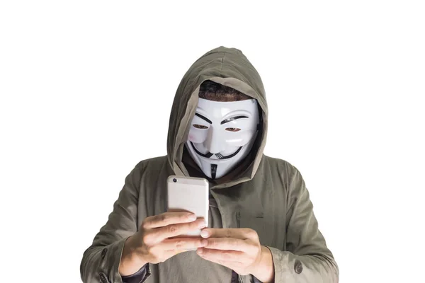 Haker Nosi Maskę Ubrany Szaty Pomocą Smartfonu Kradzieży Atakowanie Danych — Zdjęcie stockowe