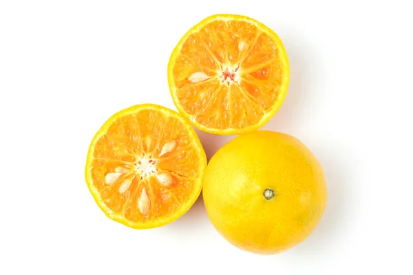 Naranjas Frescas Completas Medio Cortadas Ricas Vitamina Vista Superior Aislada —  Fotos de Stock