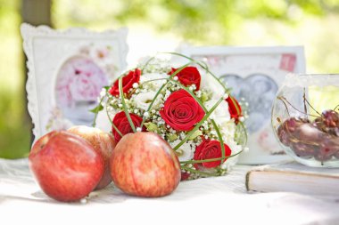 Düğün dekorasyon çiçek ve dekoratif öğeler