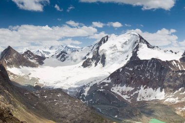 Altun Arashan manzara