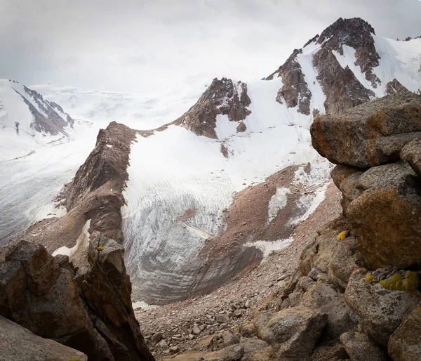 Paisaje de Tuyuk Su — Foto de Stock