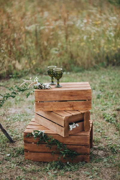 Окуляри на дерев'яних коробках — стокове фото