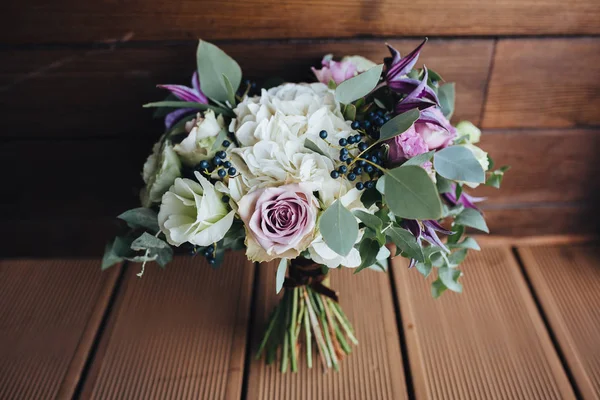 Bouquet da sposa di fiori — Foto Stock