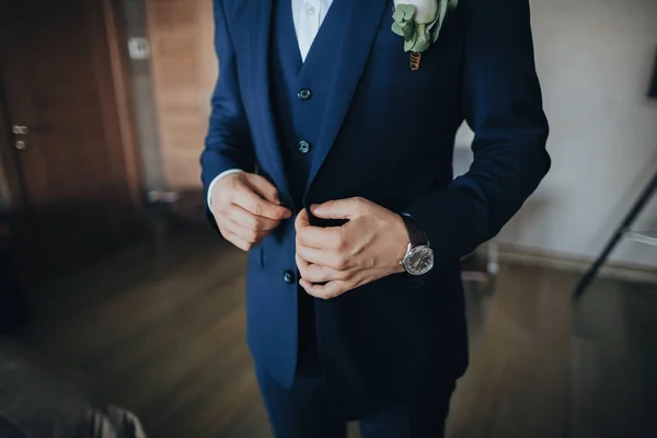 Groom in suit with buttonhole — Stock Photo, Image