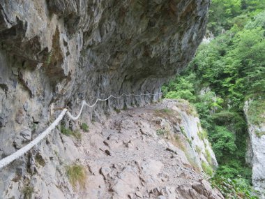 İspanya 'daki yüksek dağ manzarasının değerli görüntüsü.