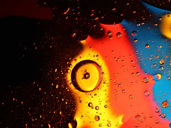 異なる抽象的な泡色の球まれな壮大な流体 — ストック写真