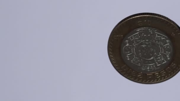 Pesos Mexikanische Münze Auf Weißem Hintergrund — Stockvideo