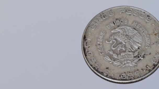 メキシコの英雄ミゲル イダルゴと古いメキシコの5ペソ硬貨 — ストック動画