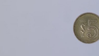 1985 'ten kalma 5 peso Meksika parası.