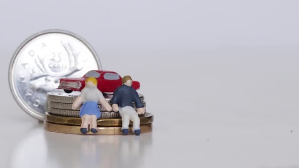 Miniaturní Kanadská Rodina Jejich Auto — Stock video