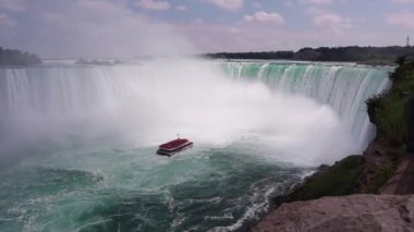 Niagara Şelalesi, Ontario. Kanada mı? 25 Ağustos 2019. Nehirde Boat Cruise Hornblower. 