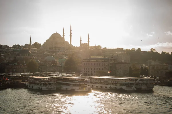 günbatımı üzerinde Istanbul Camii